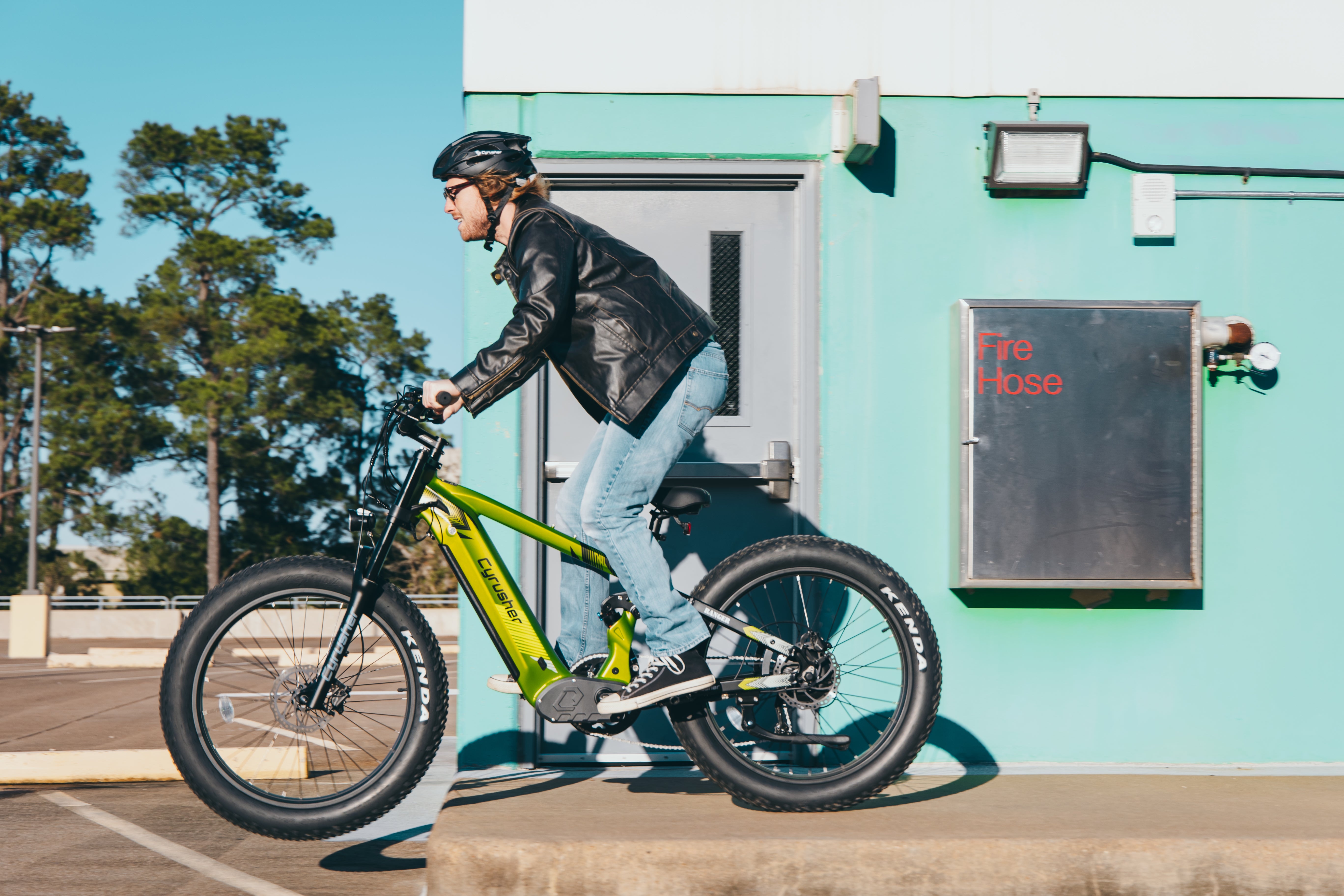 Step-over Fat Tire Electric Bike Comparison: Cyrusher Ranger vs. Juiced Bike NEW RipCurrent S